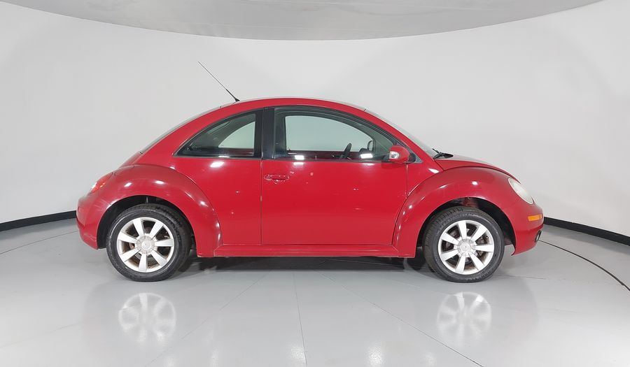 Volkswagen Beetle 2.0 GLS TIPTRONIC Hatchback 2011