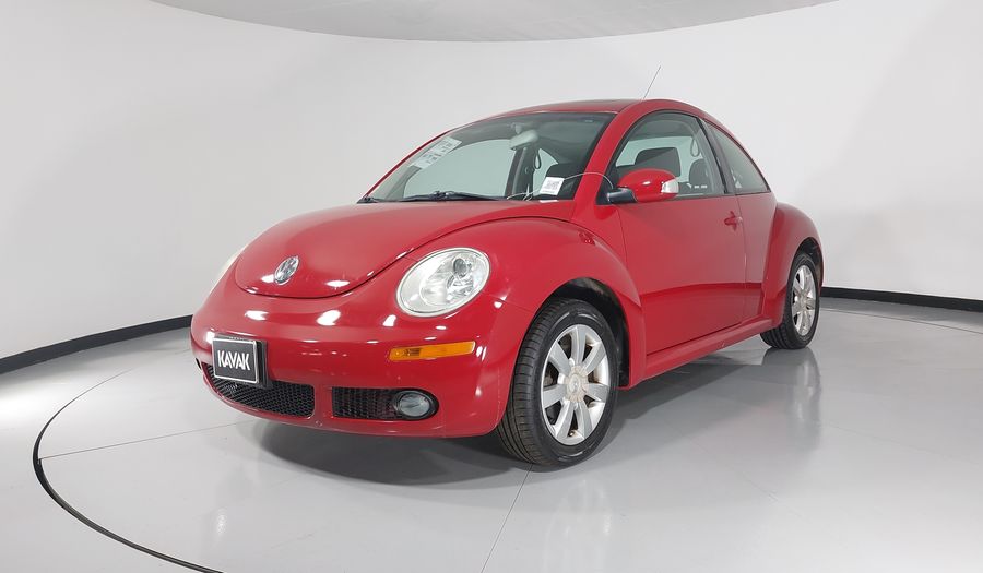 Volkswagen Beetle 2.0 GLS TIPTRONIC Hatchback 2011