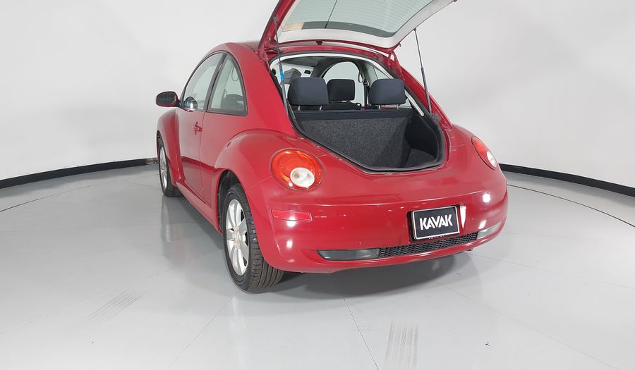 Volkswagen Beetle 2.0 GLS TIPTRONIC Hatchback 2011