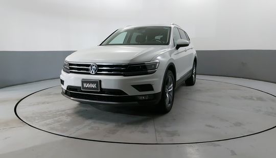 Volkswagen • Tiguan