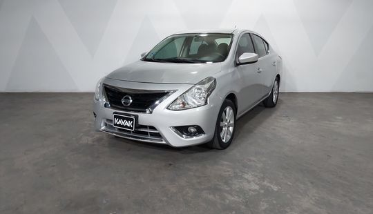 Nissan • Versa