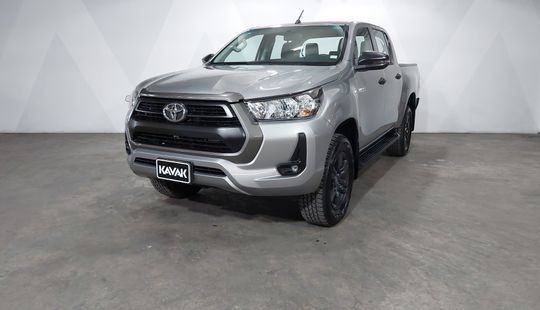 Toyota • Hilux