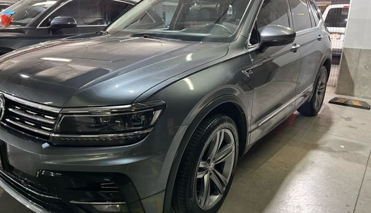 Volkswagen • Tiguan