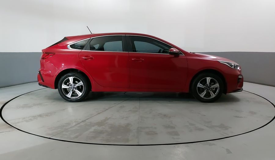 Kia Forte 2.0 EX IVT Hatchback 2021