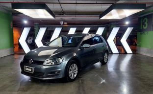 Volkswagen • Golf