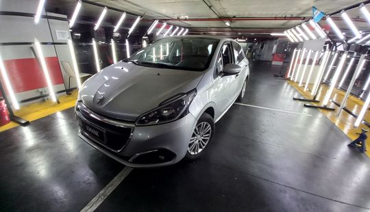 Peugeot • 208