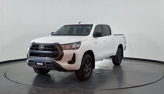 Toyota Hilux 2.8 CD SR L20 MT 4x4-2022