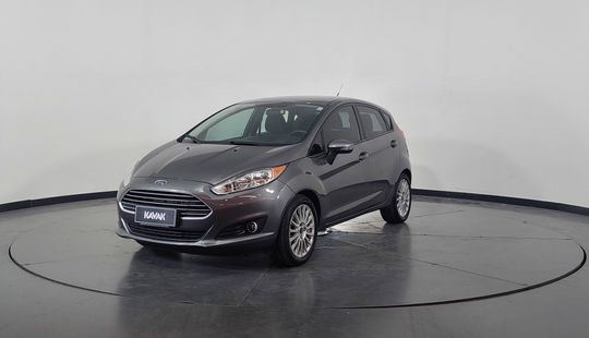 Ford Fiesta Kinetic Design 1.6 SE PLUS MT-2013