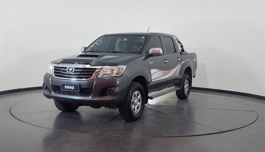 Toyota • Hilux