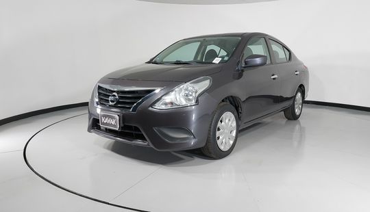 Nissan • Versa