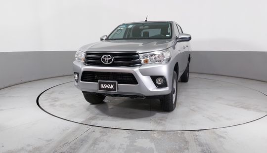 Toyota • Hilux