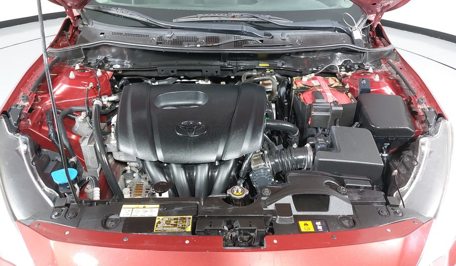 Toyota Yaris 1.5 R HIGH AT Sedan 2016