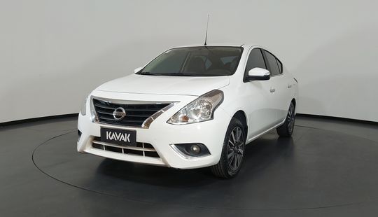 Nissan • Versa