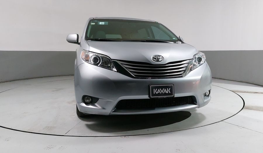 Toyota Sienna 3.5 XLE PIEL AT Minivan 2015