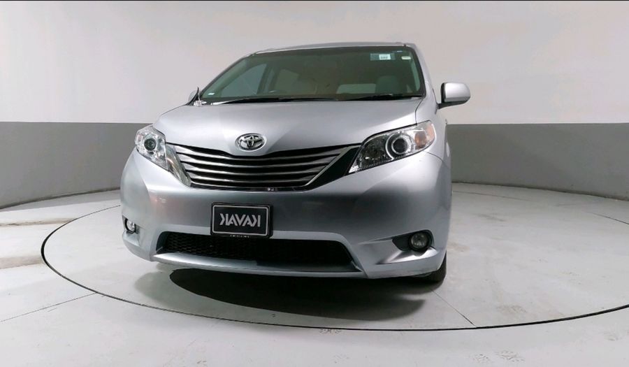 Toyota Sienna 3.5 XLE PIEL AT Minivan 2015