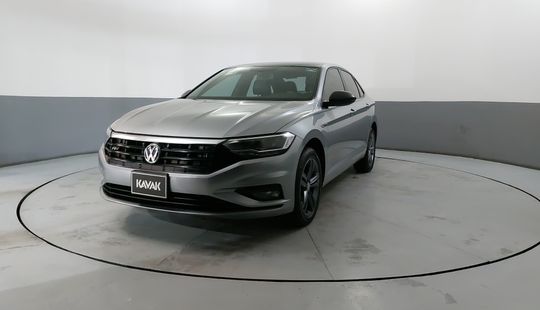 Volkswagen • Jetta