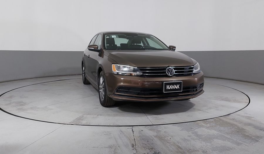 Volkswagen Jetta 2.5 TRENDLINE MT Sedan 2015