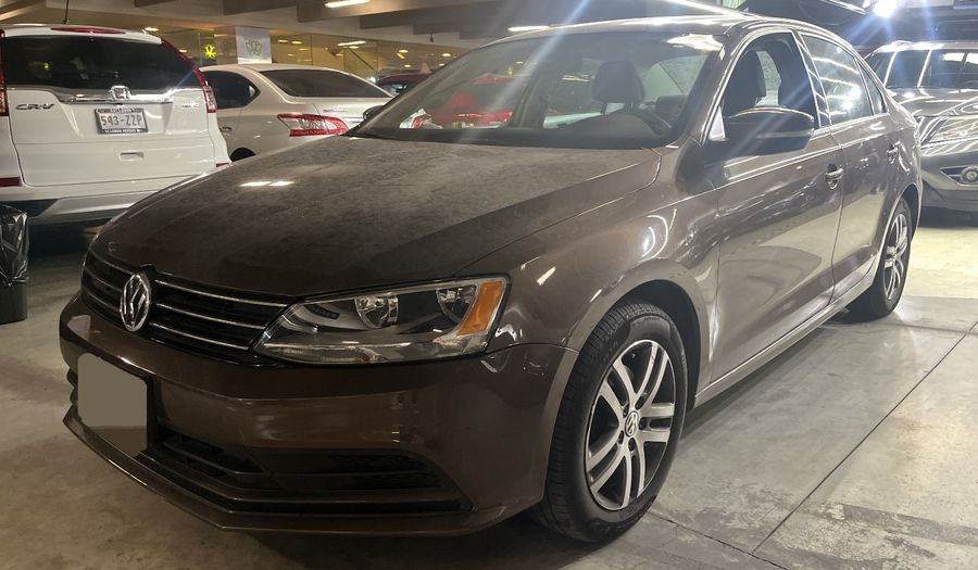 Volkswagen Jetta 2.5 TRENDLINE MT Sedan 2015