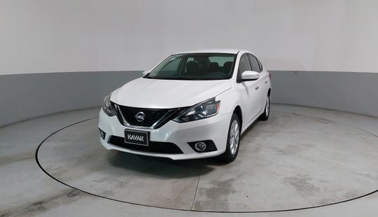 Nissan • Sentra