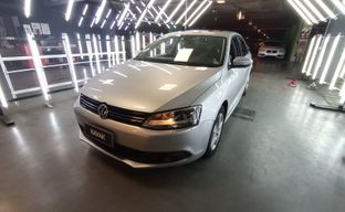 Volkswagen • Vento