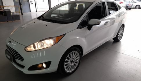 Ford Fiesta Kinetic Design 1.6 SE PLUS MT Sedan 2018