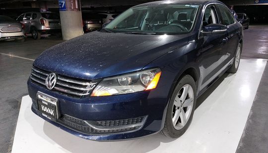 Volkswagen • Passat