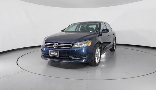 Volkswagen • Passat