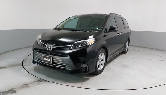 Toyota • Sienna