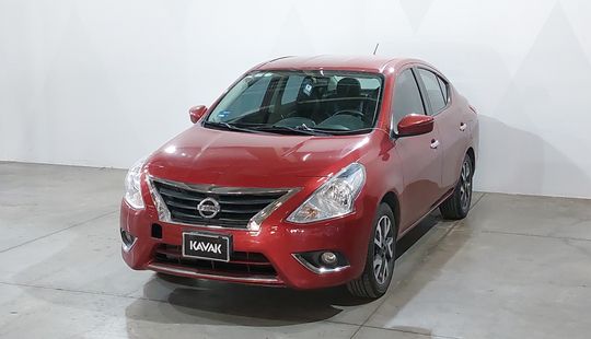 Nissan • Versa