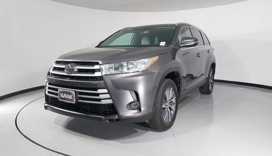 Toyota • Highlander