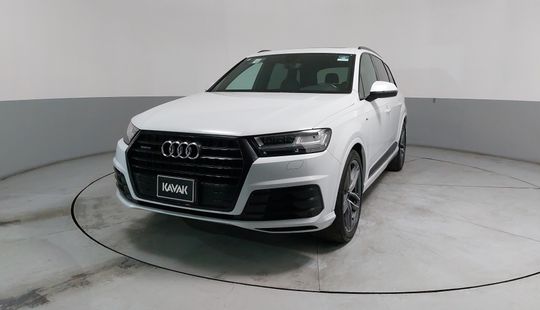 Audi • Q7