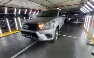 Toyota • Hilux