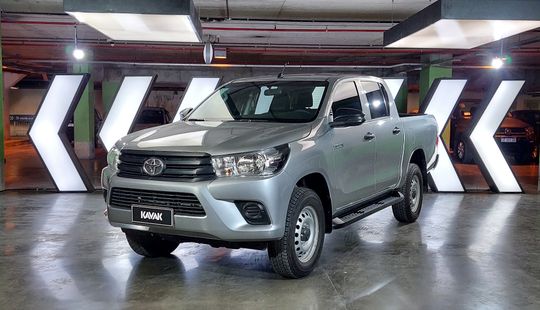 Toyota Hilux 2.4 CD DX MT 4x2-2023