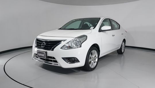 Nissan • Versa