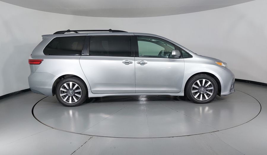 Toyota Sienna 3.5 XLE PIEL AT Minivan 2018