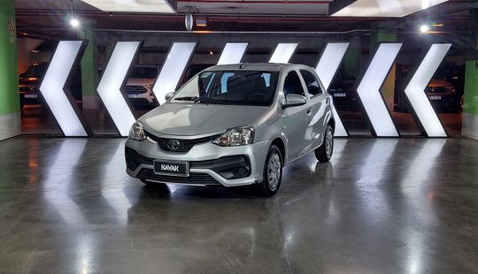 Toyota Etios 1.5 X MT-2021