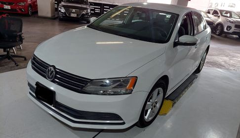 Volkswagen Jetta 2.5 TRENDLINE TIPTRONIC Sedan 2015