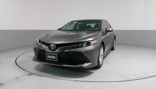 Toyota • Camry