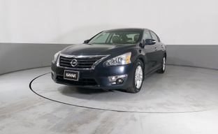 Nissan • Altima