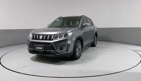 Suzuki • Vitara