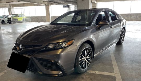 Toyota • Camry