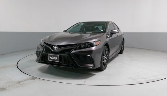 Toyota • Camry