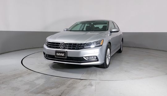 Volkswagen • Passat