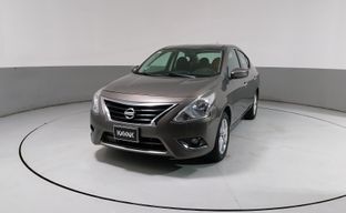 Nissan • Versa