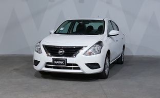 Nissan • Versa