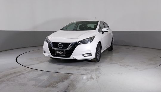 Nissan • Versa