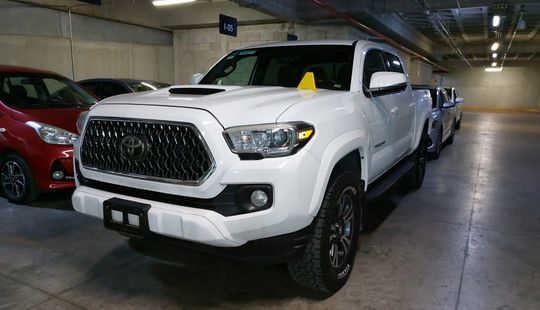 Toyota • Tacoma