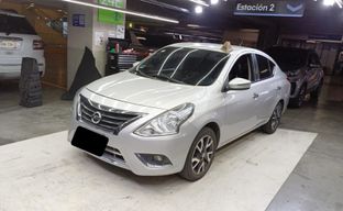 Nissan • Versa