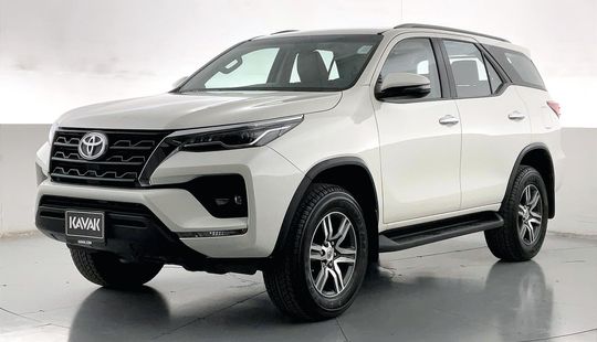 Toyota • Fortuner