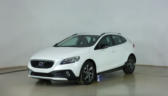 Volvo • V40